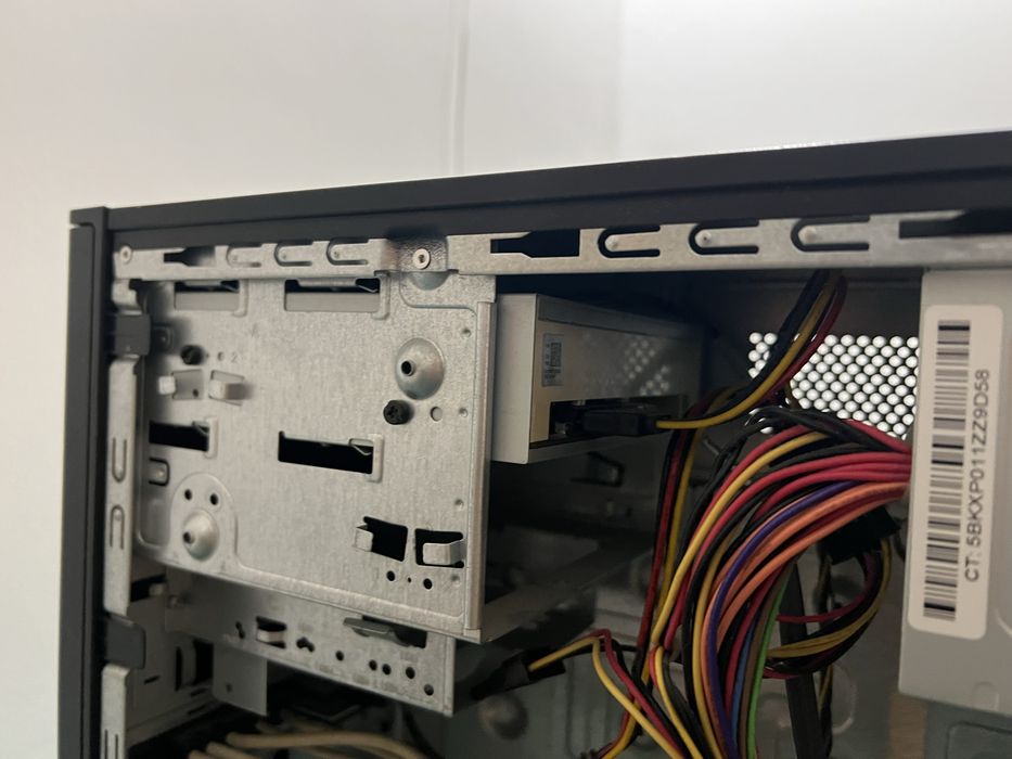 Caixa pc de escritório + fonte + leitor de discos