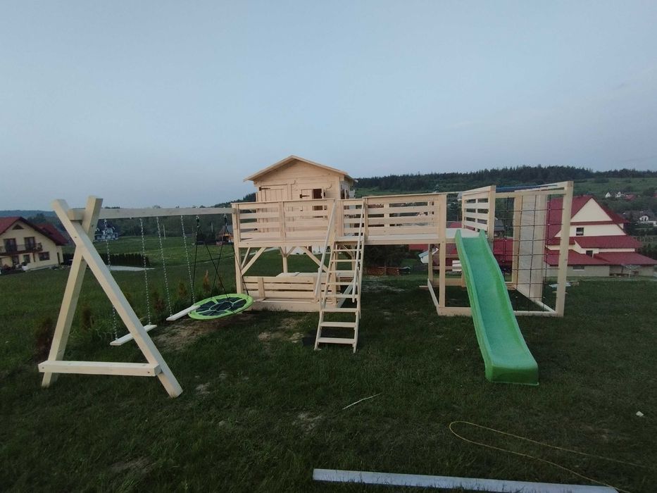 Plac zabaw , huśtawka, domek dla dzieci