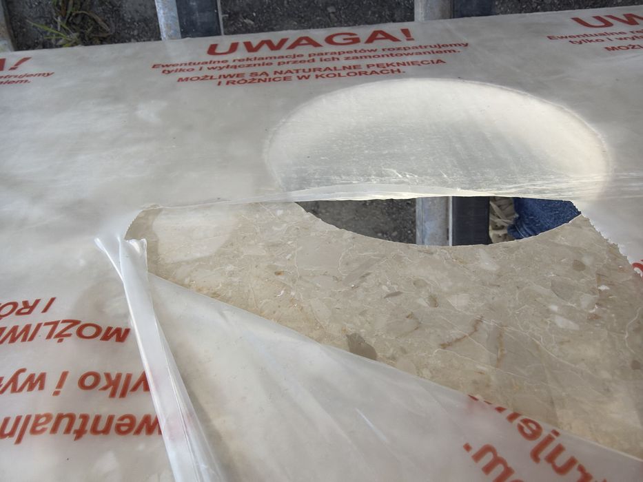 Blat pod umywalke z otworem