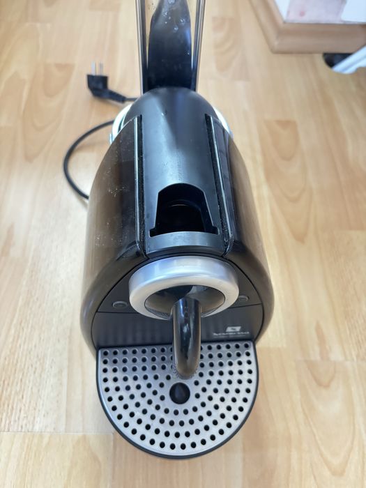 Капсульна кавомашина NESPRESSO