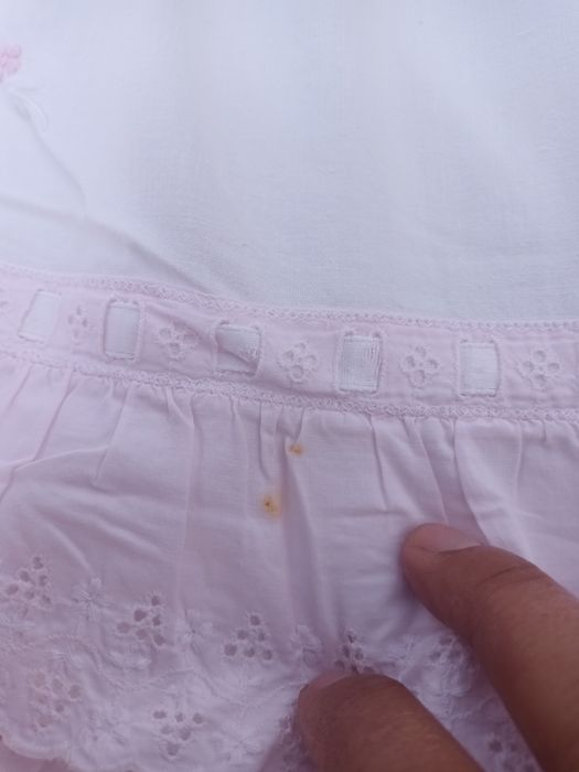 Lençóil e 2 almofadas em algodão com folho e bordado