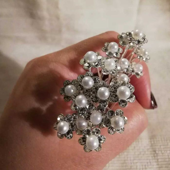 Acessórios de cabelo ideais para penteados de cerimónia