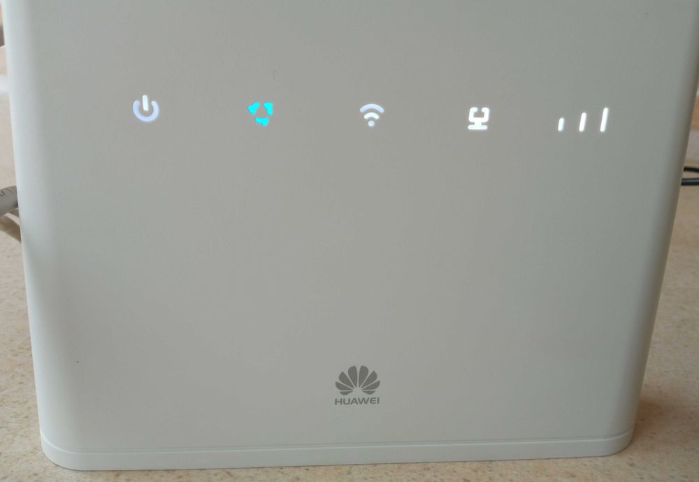 4G LTE Wi-Fi роутер Huawei B311-221