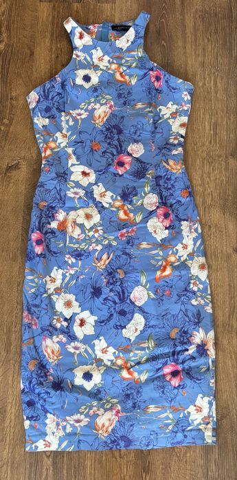 Niebieska  sukienka w kwiatki zara   rozm. XS S