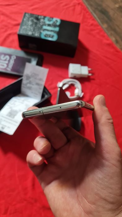 Samsung Galaxy S10 8/128 .