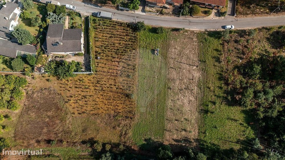 Terreno para venda na Póvoa Vale do Trigo, em Aguada de Cima. — Aguada de Cima, Aveiro