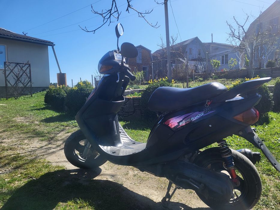 Продам скутер Yamaha super jog zr