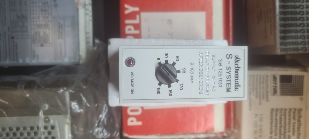 Diverso material eléctrico  Novo