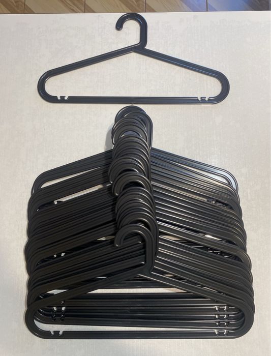 NOWE wieszaki na ubrania 20 sztuk czarne