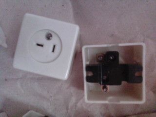 Резетка нова