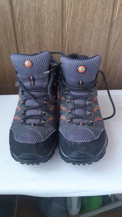 Продам ботинки merrell.