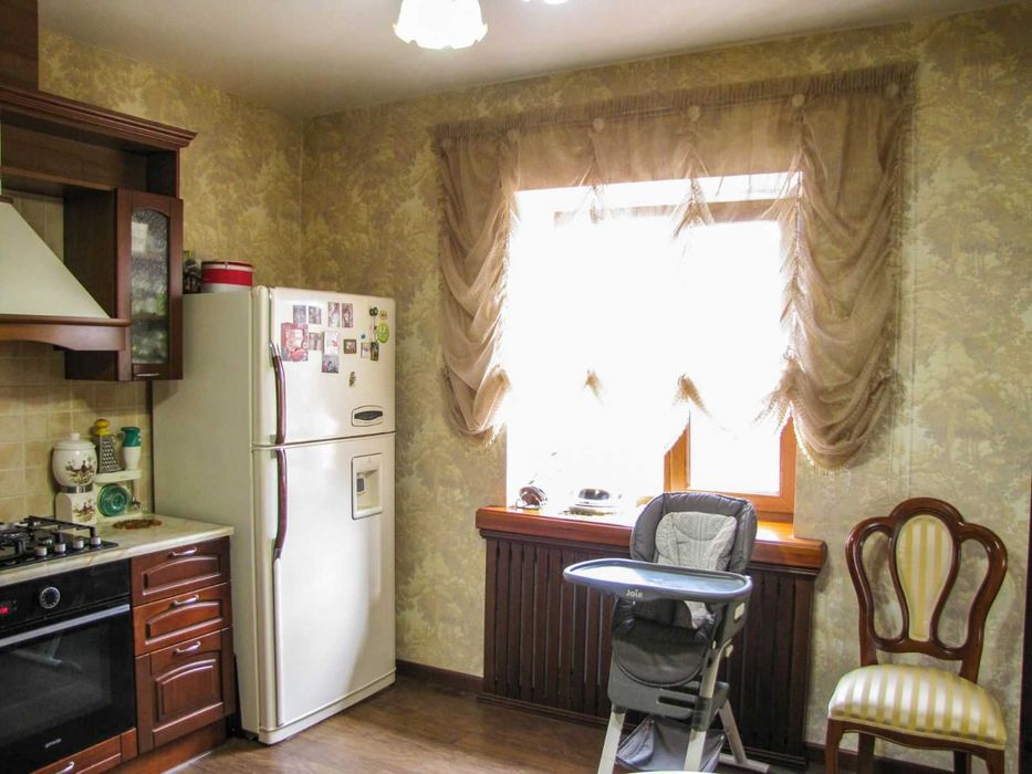 Продам элитный 2-х эт. дом в ЦЕНТРЕ Шевченковского района.