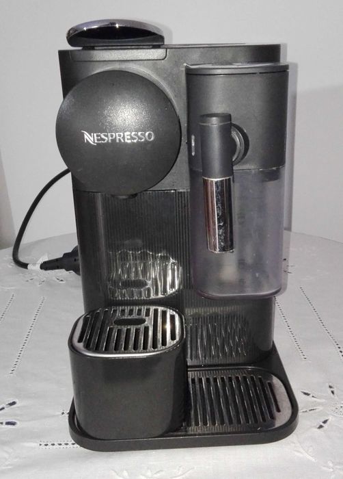 Maquina cafe Delongui EN510-B (Nespresso)
