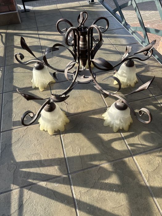 Lampa i kinkiet do salonu