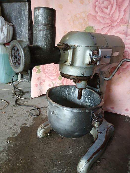 Міксер планетарний HOBART A 12O.