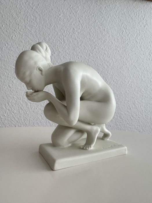 Figurka porcelanowa Rosenthal, akt – Pijąca wodę, Ernst Wenck