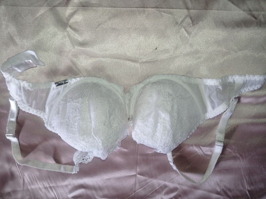 Biustonosz Ava stanik 70E