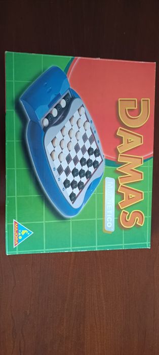 Jogo de damas magnético