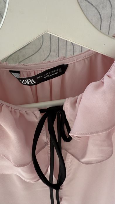 Ніжна блуза ZARA