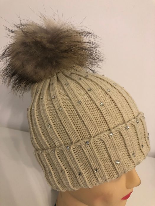 Nowa zimowa czapka Gatta duży pompon jenot naturalne futro beż
