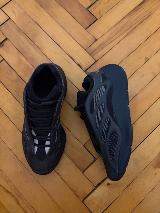 adidas 700 yeezy