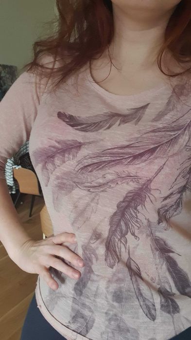 Cienki różowy sweterek w szare liście 38 Orsay