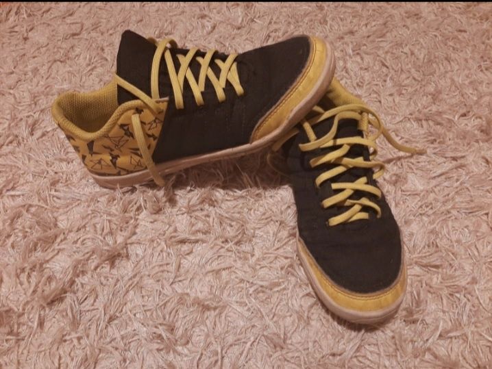 Buty sportowe halówki Kipsta