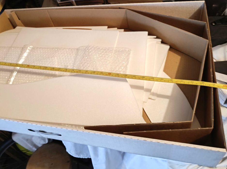 Caixa grande e peças para Avião de Aeromodelismo Pico-Jet da Pico Line