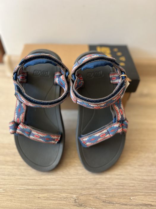 Продам босоніжки фірмові TEVA, розмір  31. Нові