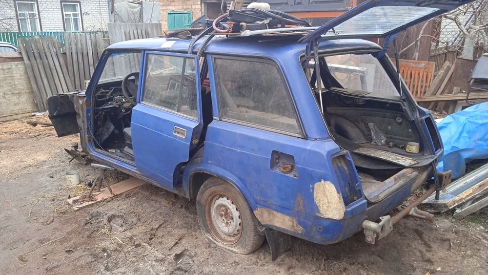 Продам Кузовні деталіі ваз 2104