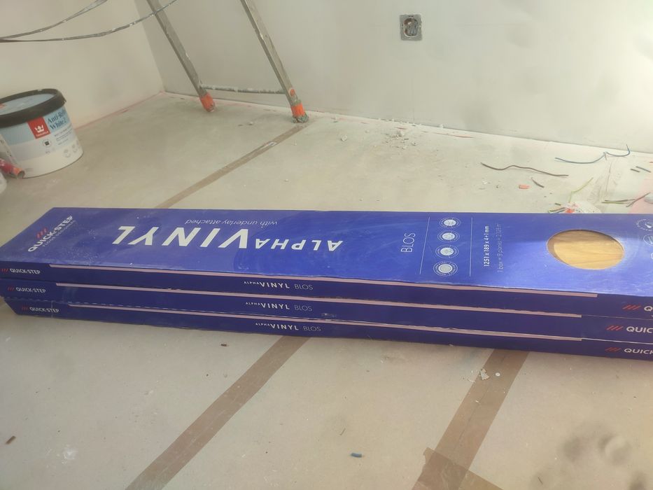 Panele winylowe Quick Step Blos Dąb wiejski naturalny  ze zintegrowanym podkładem