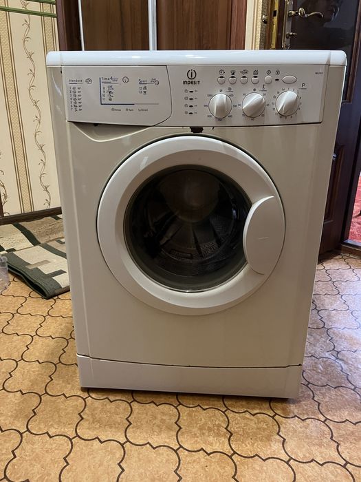 Продам пральну машину indesit