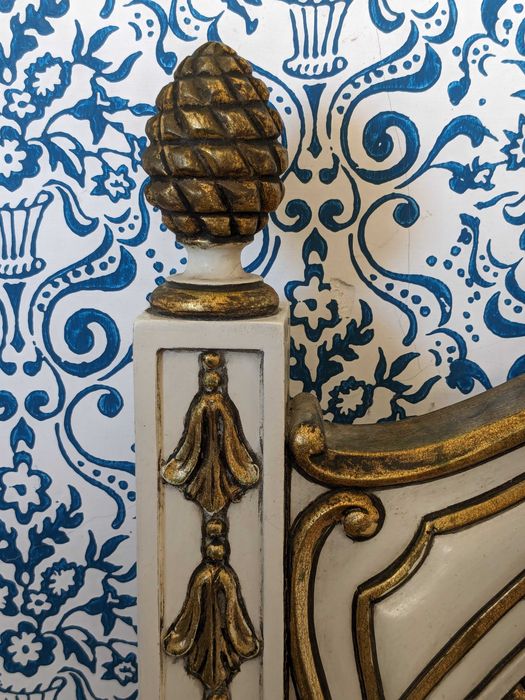 Cama e Mesas de Cabeceira clássicas anos 60 - estilo Luís XVI