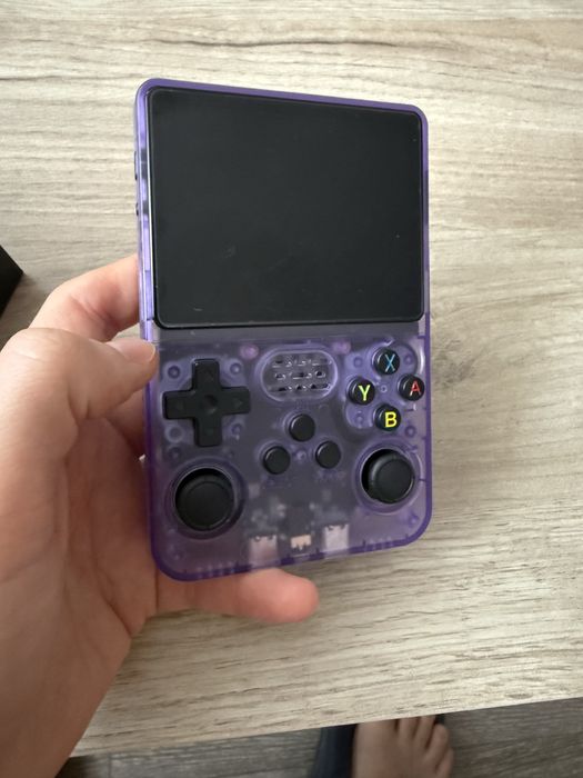 R36S консоль / емулятор / геймпад