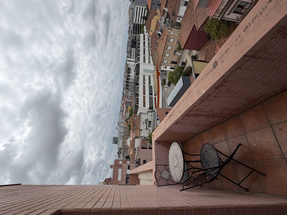 T1 Premium Mobilado com Varanda | Vista Parcial de Mar | Rua de Trás – Vila Nova de Gaia