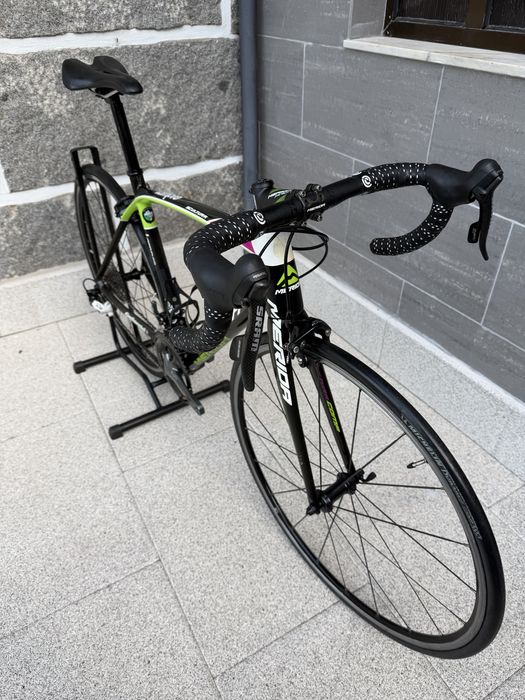 Bicicleta de estrada (Reservada)
