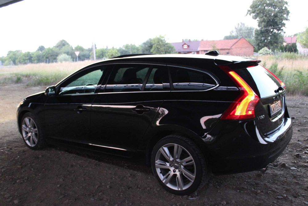 Volvo V60 2.4 D5 AWD SUMMUM