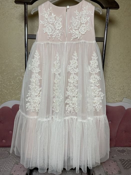 Нарядное платье на девочку 5-7 лет, рост 1.16