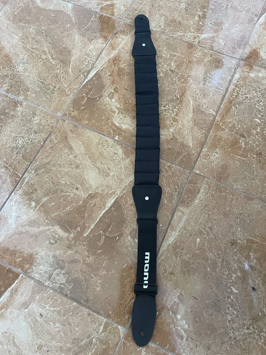 Mono Strap Short