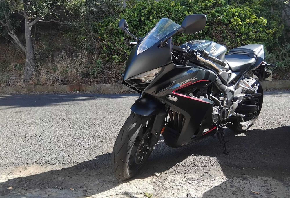 Vendo Honda Cbr 650R Eclutch