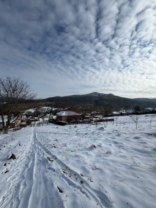 Продається земельна ділянка з краєвидом на гори
