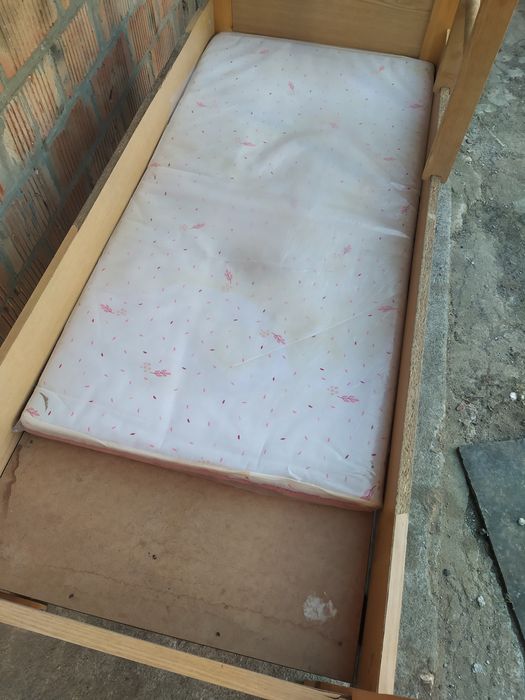 Продам детский матрас в кроватку