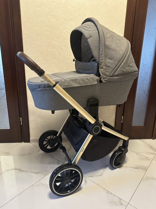 Продається коляска Carrello Epica 2в1 в хорошому стані, дитяча коляска