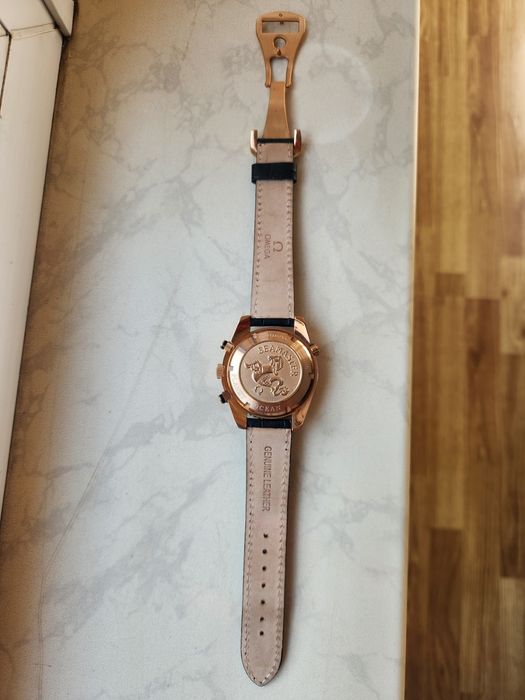 Прекрасные новые часы Omega