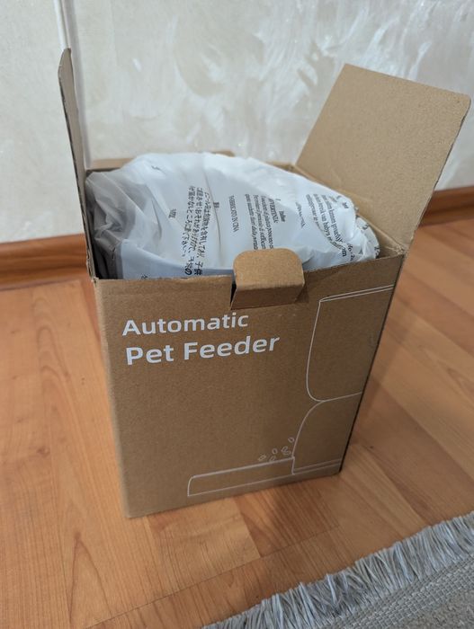 Автоматична годівниця (кормушка) для собак та котів