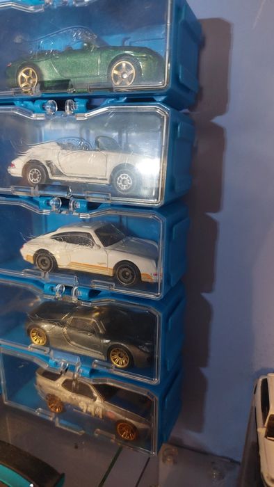 Бокс Hot Wheels.