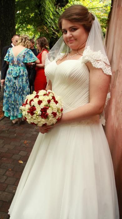 Продаю весільне плаття.