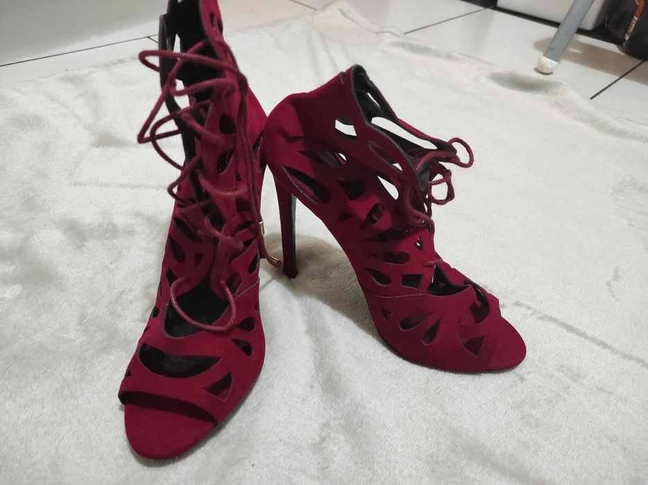 Nowe sandały na szpilce