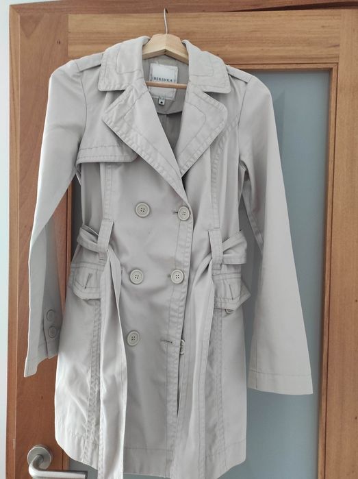 Gabardine bege clara, com cinto, bershka