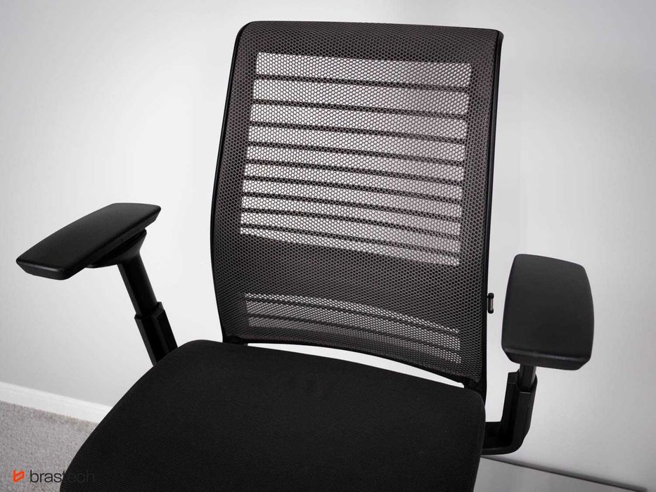 Fotel biurowy Steelcase Think V2